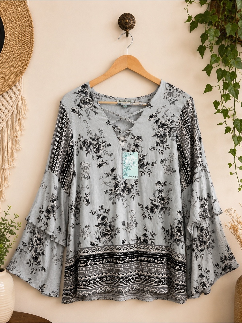 NWT Nostalgia Floral Boho Bell Sleeve Blouse Gray Black Peasant Top Small